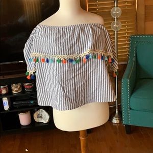 Stripe tassel shirt.